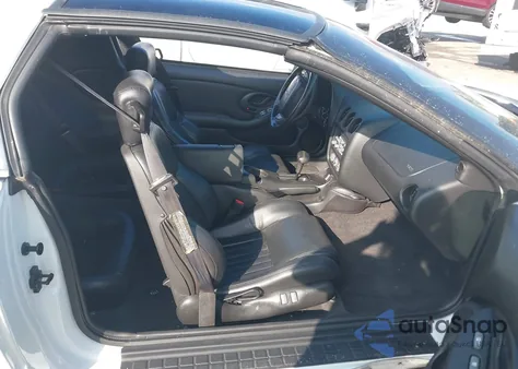 2002 Pontiac Firebird Trans Am z USA, uszkodzony, nr VIN 2G2FV22G522134168